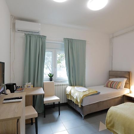 Aviator Apartments & Rooms Nikola Tesla Airport Belgrade Surčin Exteriér fotografie