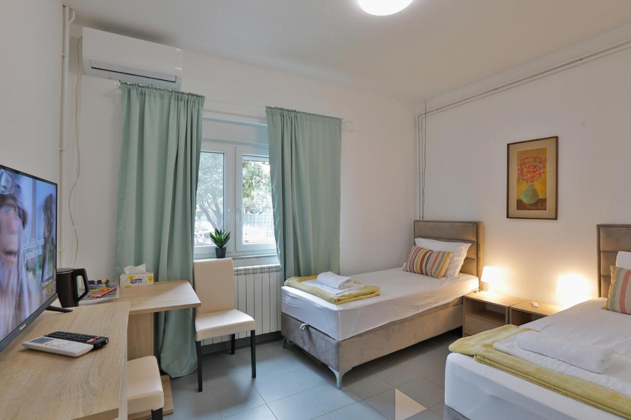 Aviator Apartments & Rooms Nikola Tesla Airport Belgrade Surčin Exteriér fotografie